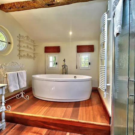 D'hôtes Spacieuse, Salle De Bain Privative 3* Saint-Michel-de-Fronsac
